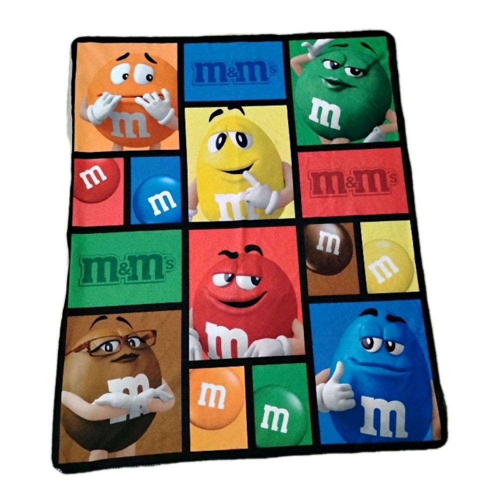 M&M'S Multicolor Character Throw
